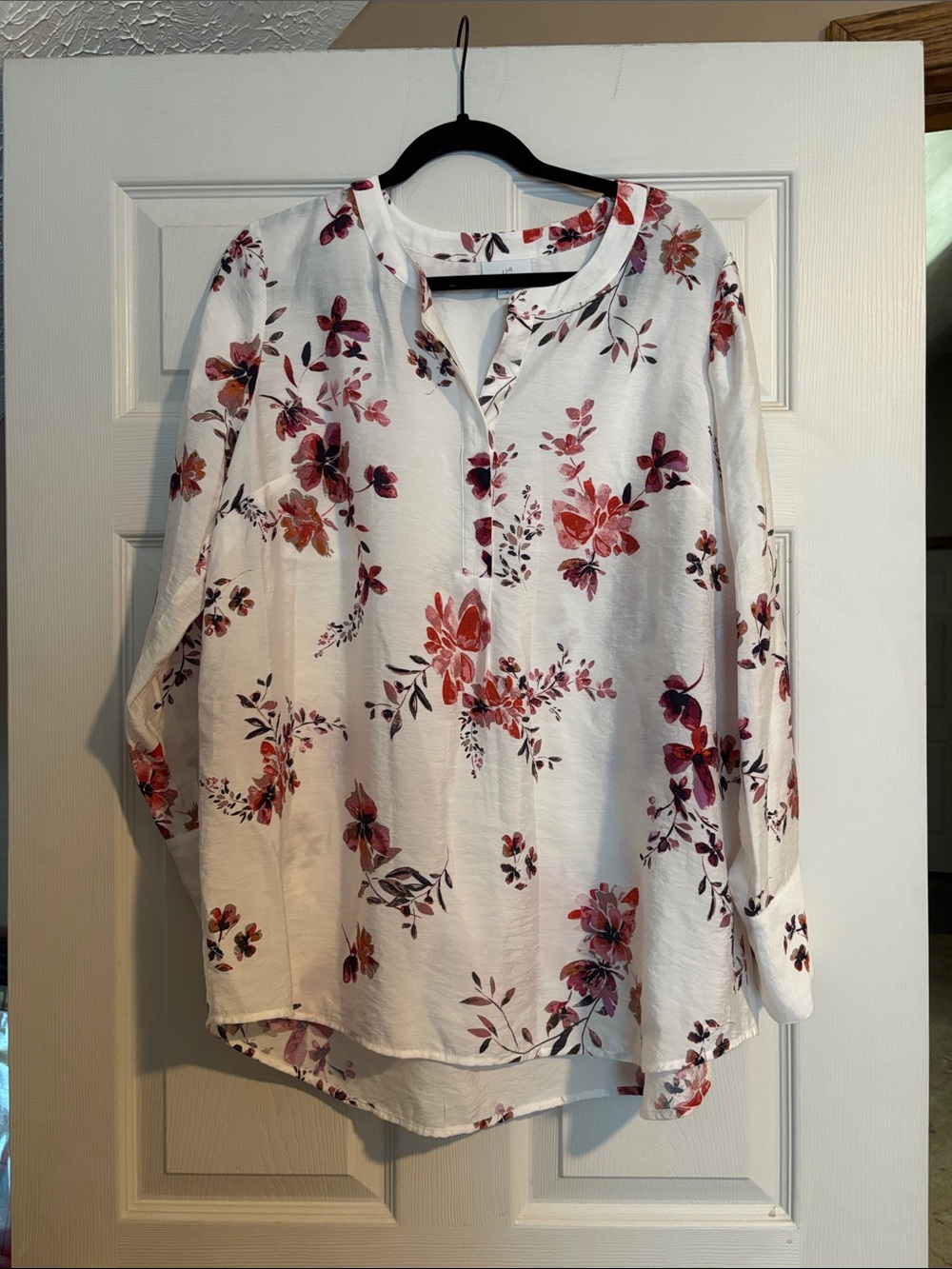 J. Jill White Henley Blouse with Pink & Burgundy Floral Print